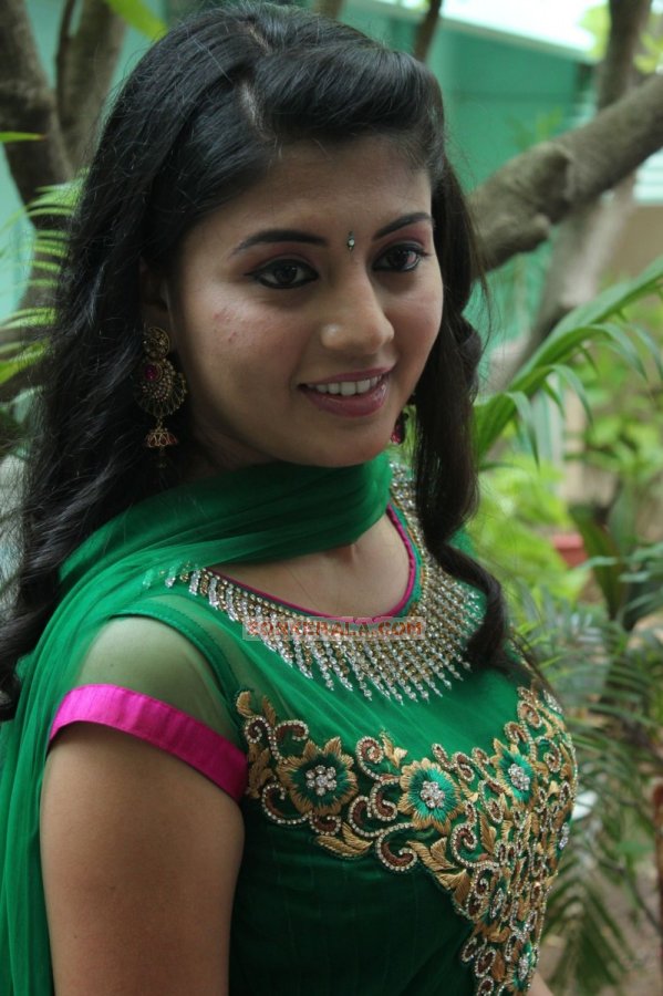 Malayalam Actress <b>Nimisha Suresh</b> 1440 - malayalam-actress-nimisha-suresh-1440