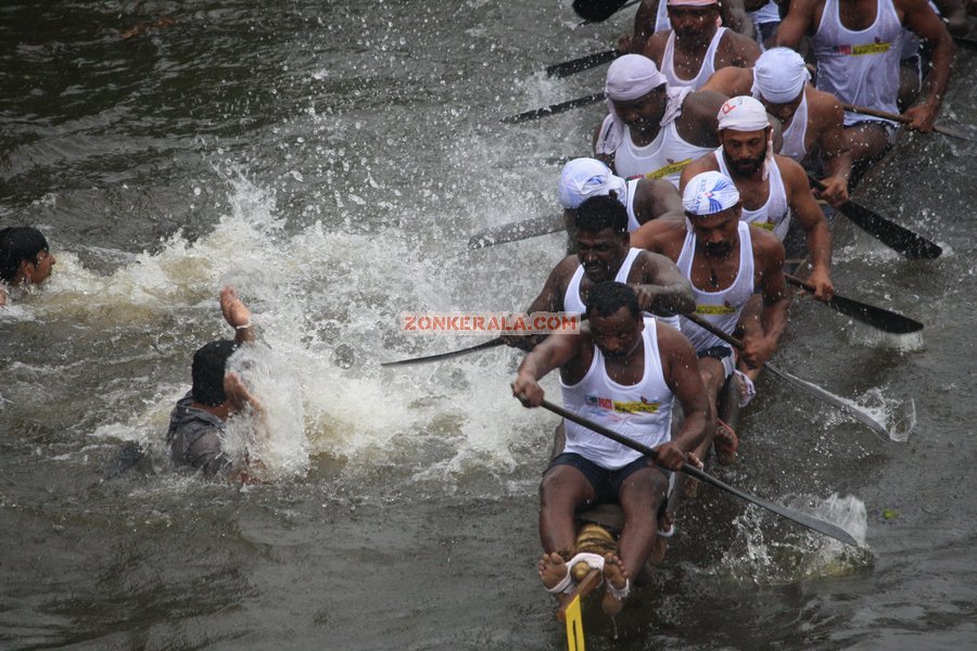 Payippad boat race 2012 photos 5