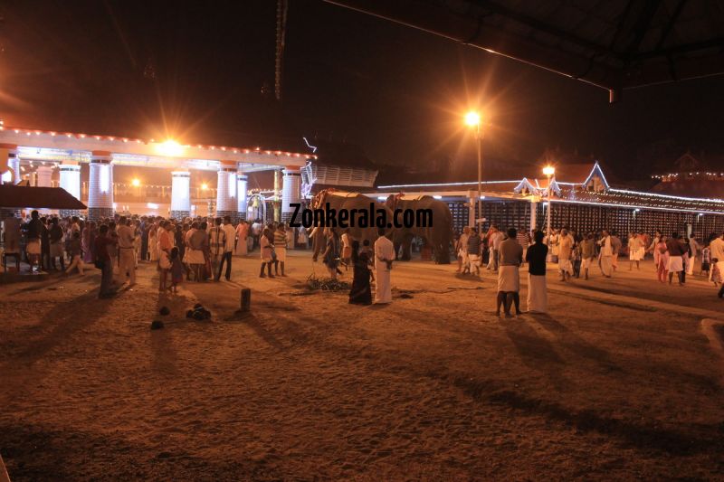 Poornathrayeesa temple vrischikotsavam photo 8 269