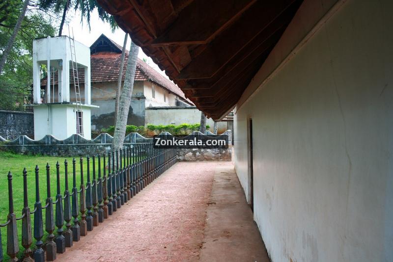 Padmanabhapuram palace backyard 8