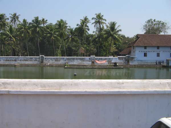 Vaikom temple pond