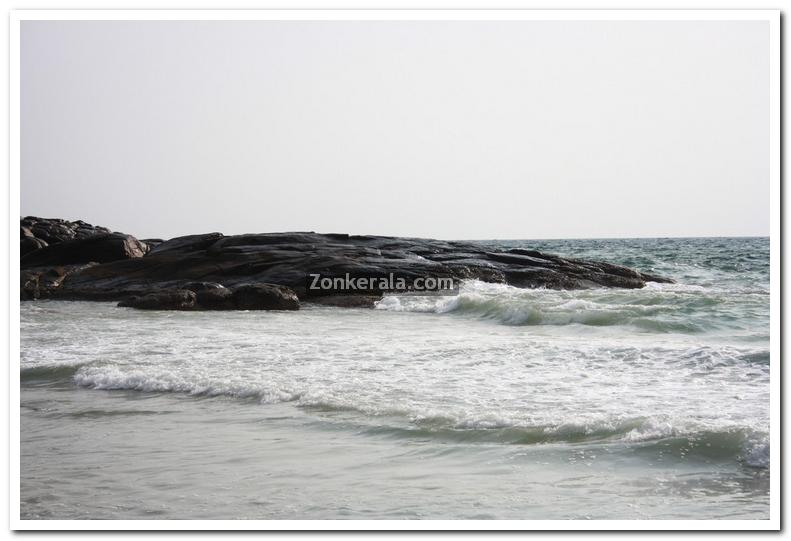 Sea at kovalam photos 1