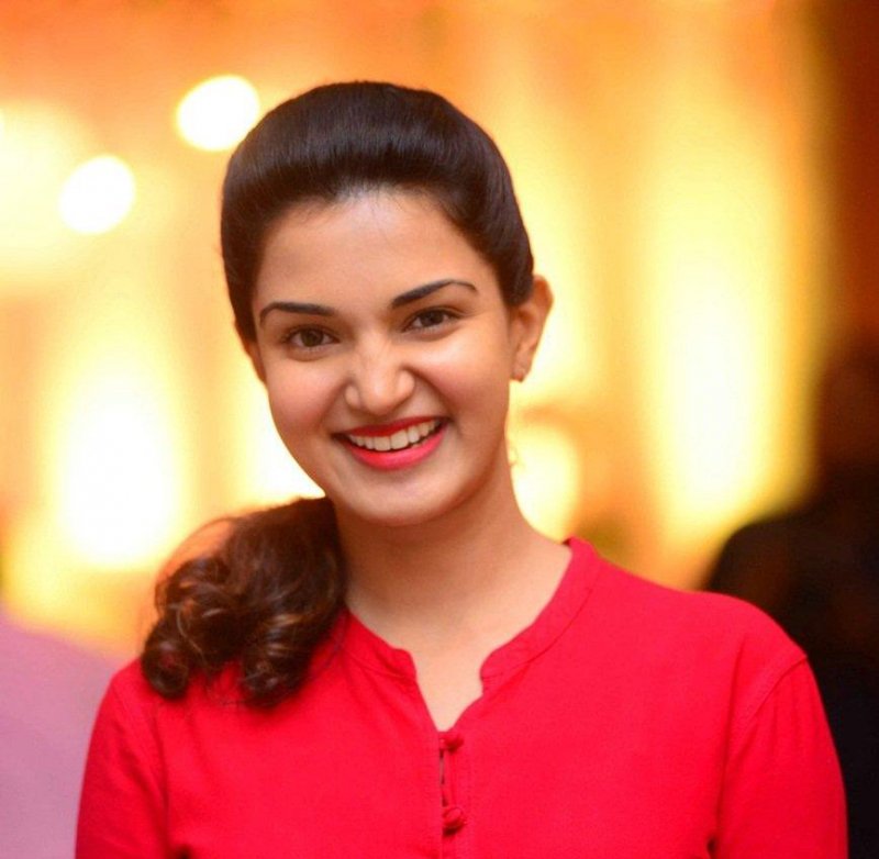 Cinema Actress Honey Rose Apr 2020 Photos 1365