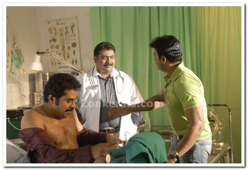 Duplicate Movie Still 22