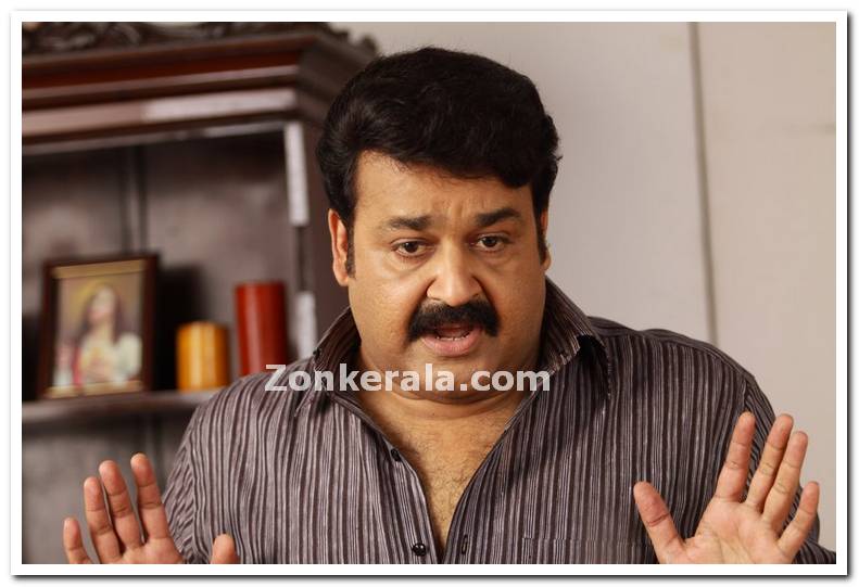 Mohanlal In Ividum Swargam Aanu 5