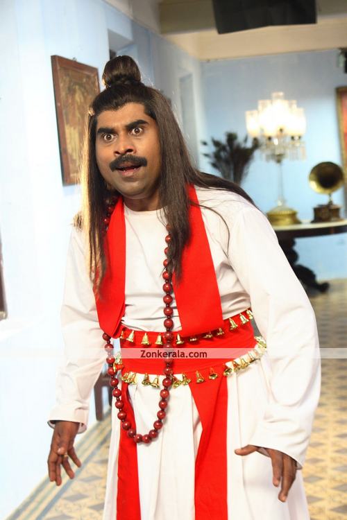 Suraaj Venjaramood In Lucky Jokkers 10