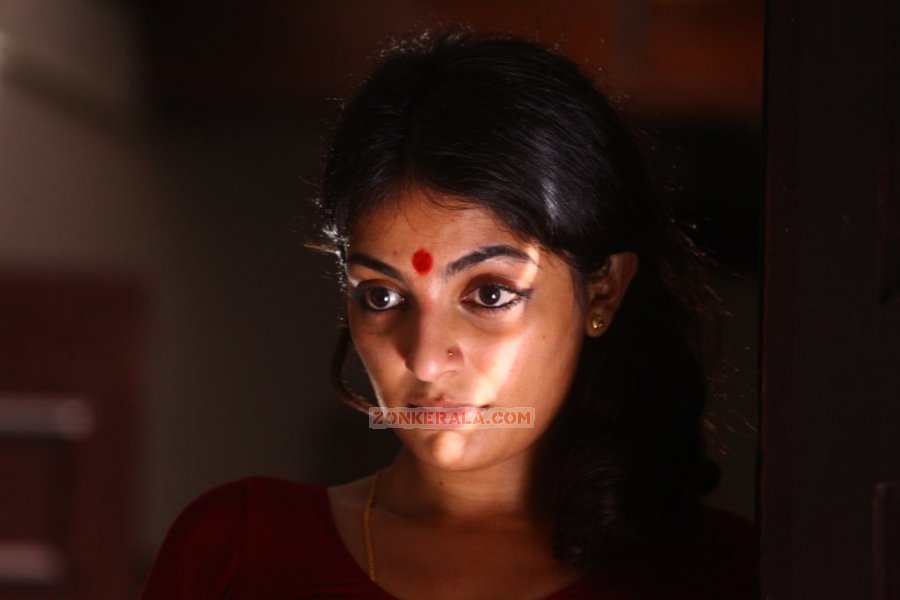 Mythili In Mazhaneerthullikal Movie 795