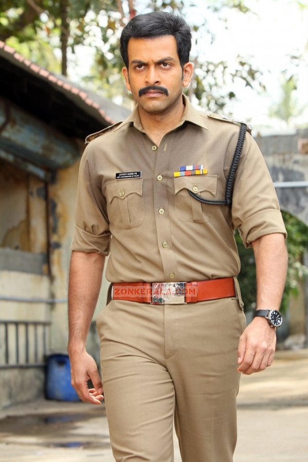 Prithviraj As Policeman In Mumbai Police 854