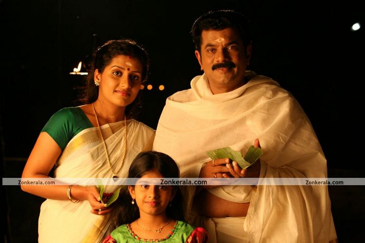 Sarayu Mukesh And Baby Nayanthara