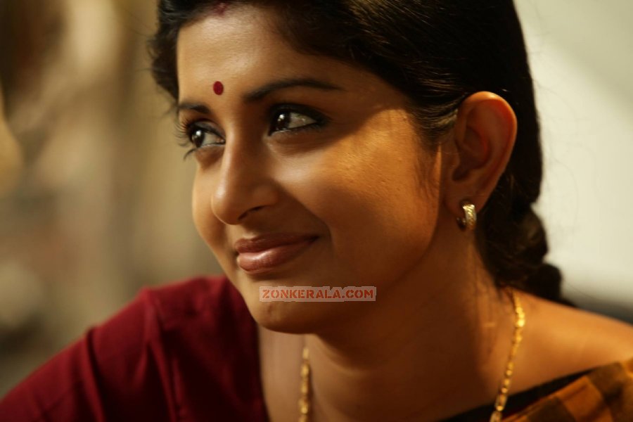 Meera Jasmine In Onnum Mindathe Movie 452