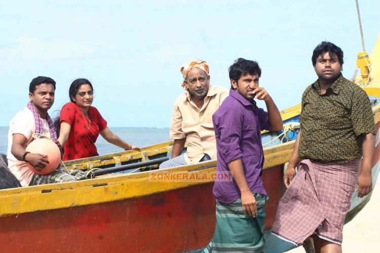 Movie Oru Karyam Parayaanund Stills 7883