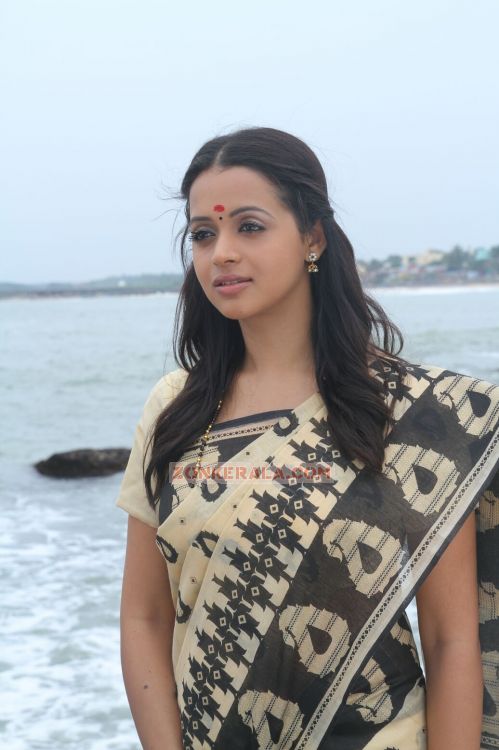 Bhavana In Malayalam Movie Ozhimuri 242