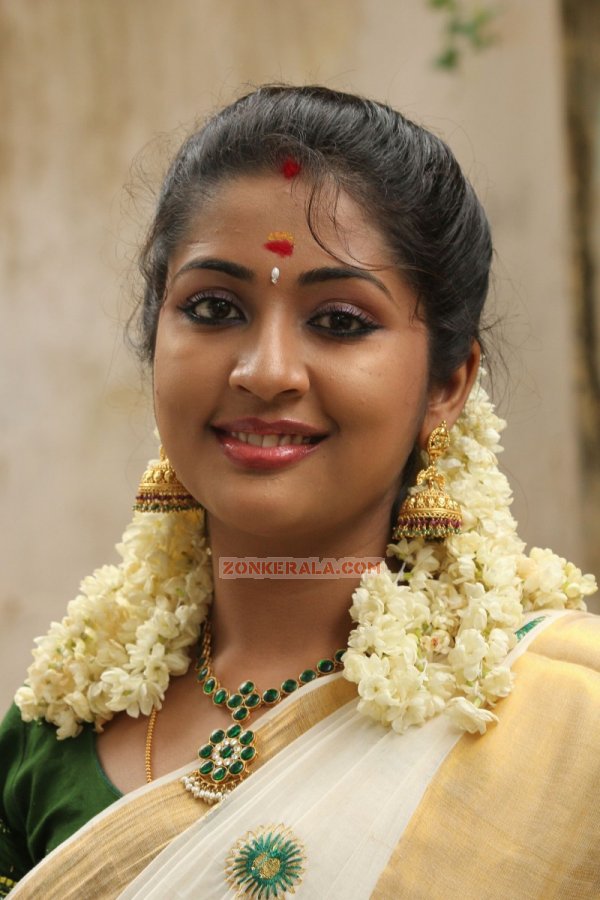 Navya Nair In Scene Onnu Nammude Veedu 688