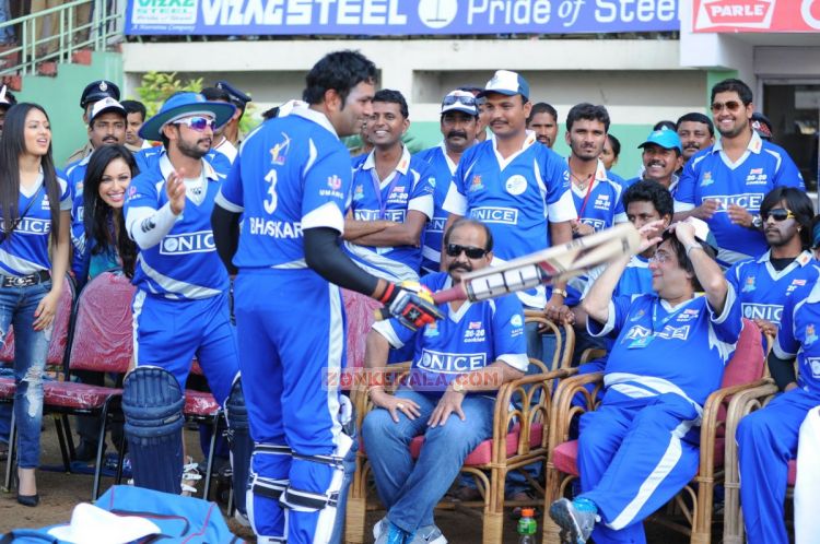 Karnataka Bulldozers Vs Kerala Strikers 4926