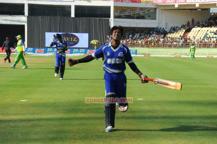 Karnataka Bulldozers Vs Kerala Strikers 99