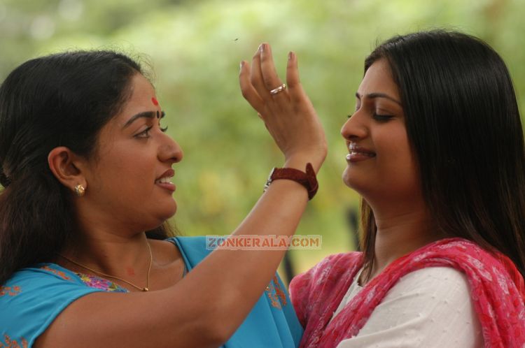 Kavya Madhavan And Geethu Mohandas Photo 143