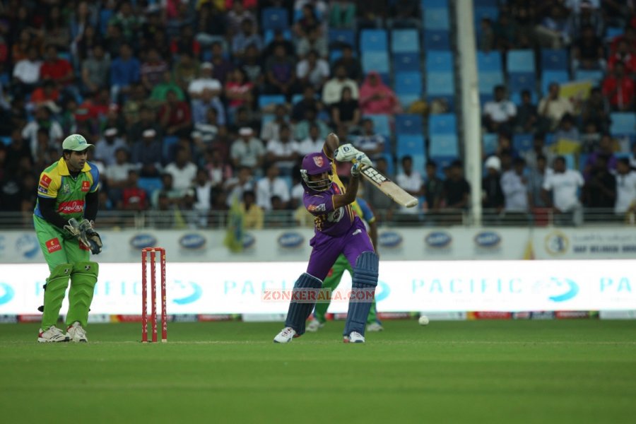 Kerala Strikers Vs Bengal Tigers Photos 6658