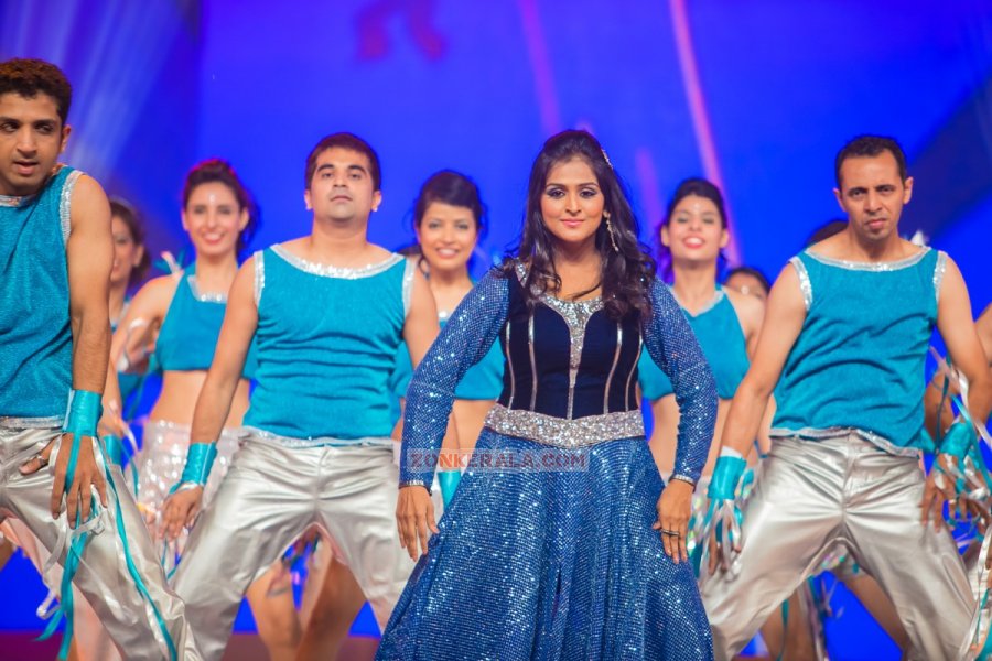 Remya Nambeesan Dances At Siima 2013 771